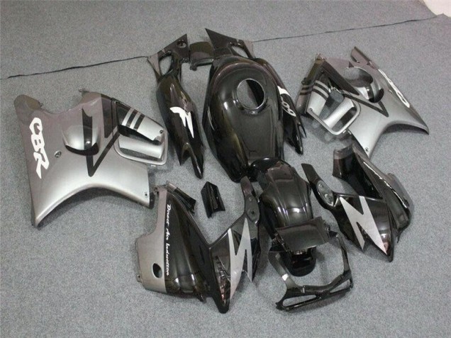 Honda CBR 600 F3 95-98 VollVerkleidungen & Plastik - Schwarz Honda CBR 600 F3 95-98 VollVerkleidungen & Plastik - Schwarz
