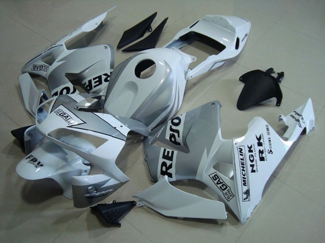 Honda CBR 600 RR 03-04 Verkleidungen - Repsol Weiß Silber Honda CBR 600 RR 03-04 Verkleidungen - Repsol Weiß Silber