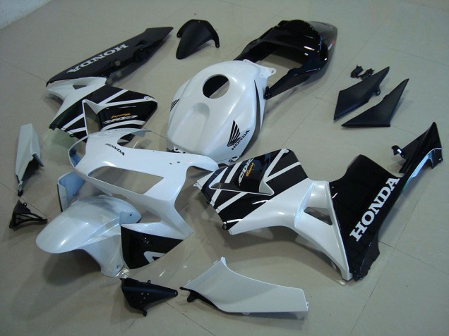 Honda CBR 600 RR 03-04 Verkleidungen - Weiß Schwarz Honda CBR 600 RR 03-04 Verkleidungen - Weiß Schwarz