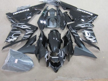 Kawasaki ZX10R 03-05 Verkleidungen - Schwarz mit Weißer Flamme